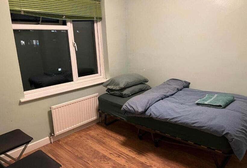 اتاق استاندارد یک نفره, Room In Dartford