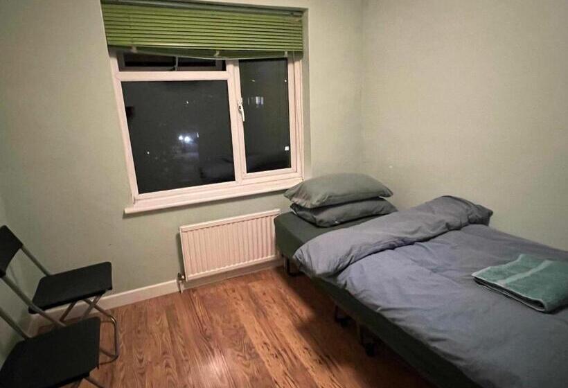 اتاق استاندارد یک نفره, Room In Dartford