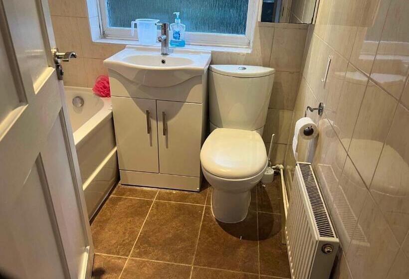 اتاق استاندارد یک نفره, Room In Dartford