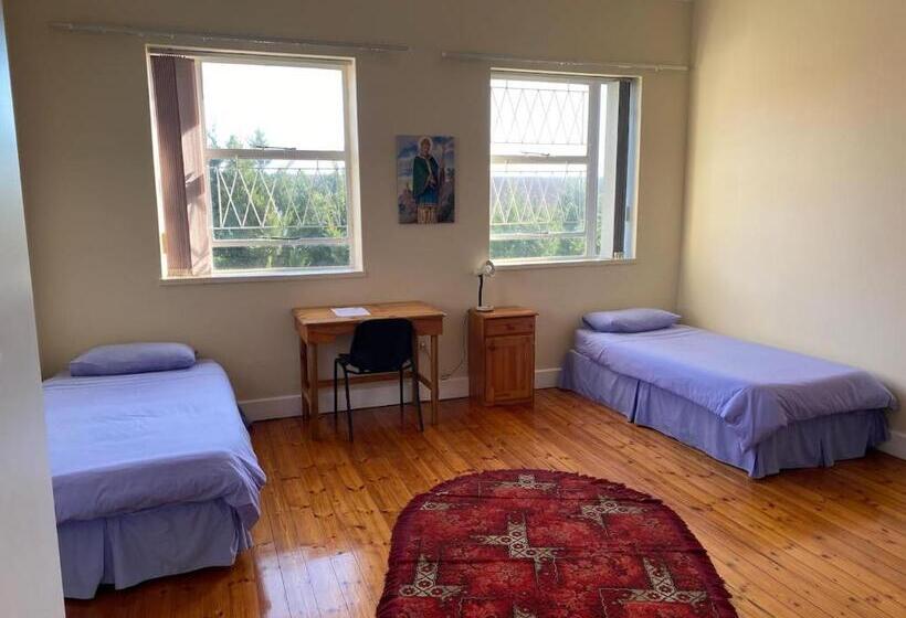 اتاق استاندارد سه نفره, St Luke S Retreat Centre And Guest House