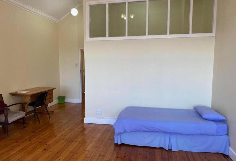 اتاق استاندارد سه نفره, St Luke S Retreat Centre And Guest House