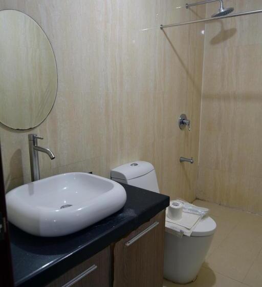استودیوی لوکس, Balai Condominiums