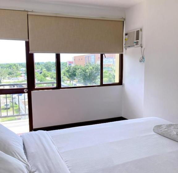 استودیوی لوکس, Balai Condominiums