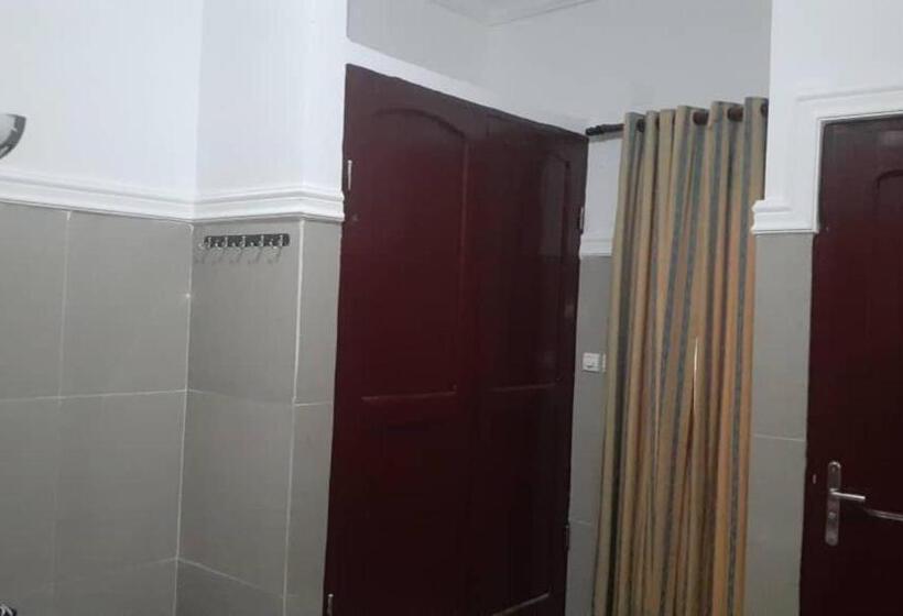استودیوی استاندارد, Le Panini Hôtel Auberge
