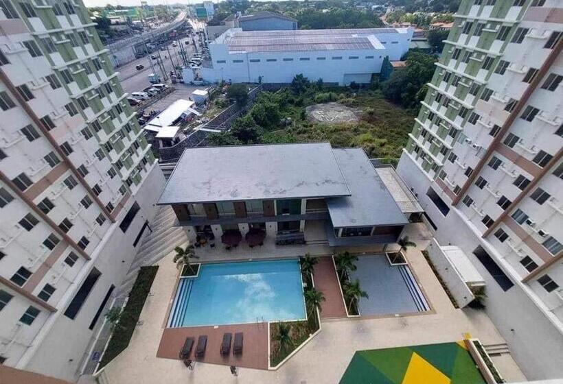استودیوی استاندارد, Ram S Staycation