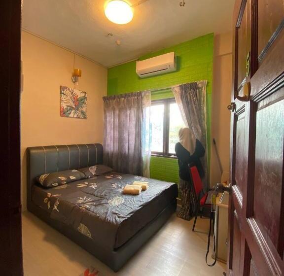 اتاق استاندارد سه نفره, Perhentian Village Inn