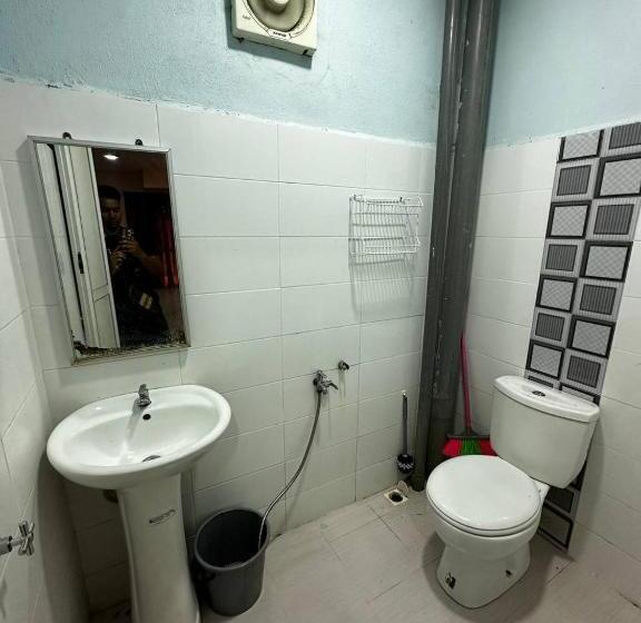 اتاق استاندارد سه نفره, Perhentian Village Inn