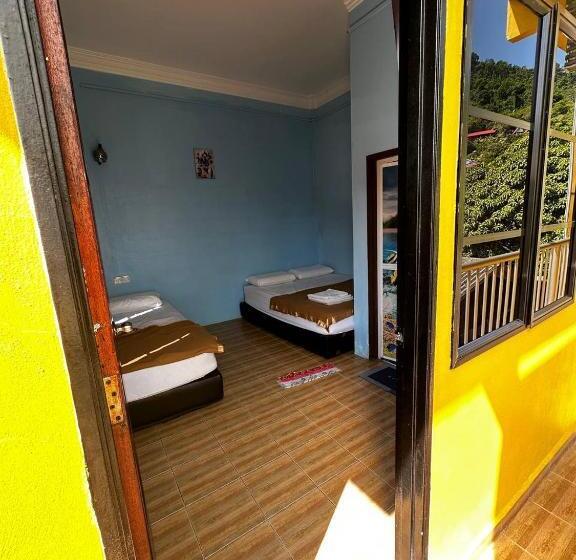 اتاق استاندارد سه نفره, Perhentian Village Inn