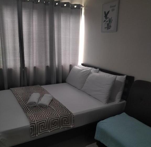 استودیوی استاندارد, Comfy 35 The Persimmon Studio