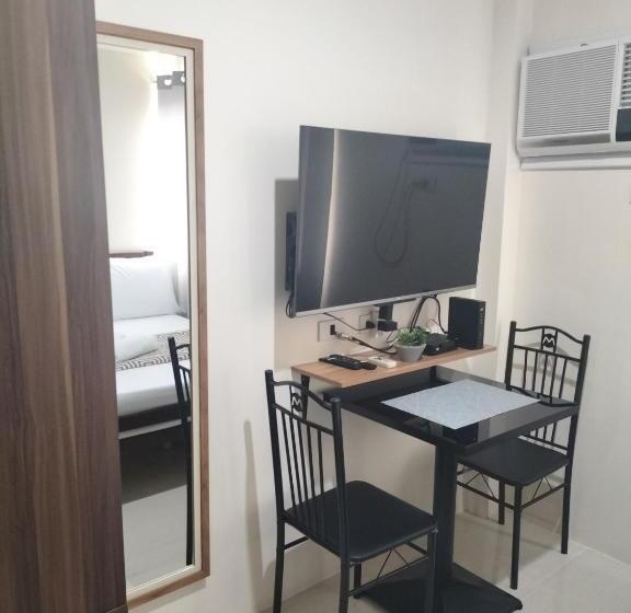استودیوی استاندارد, Comfy 35 The Persimmon Studio