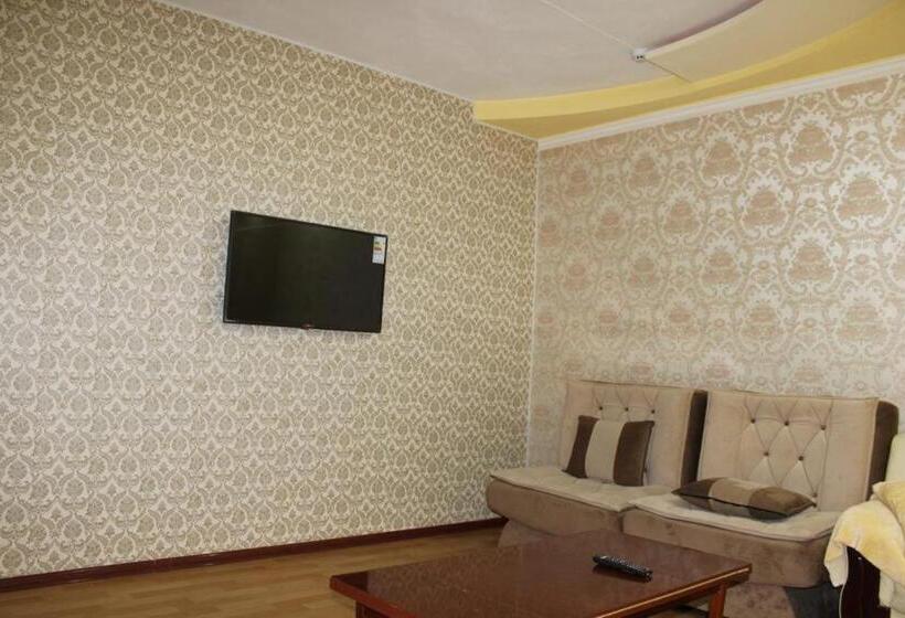 اتاق خانوادگی, Musarat Saray