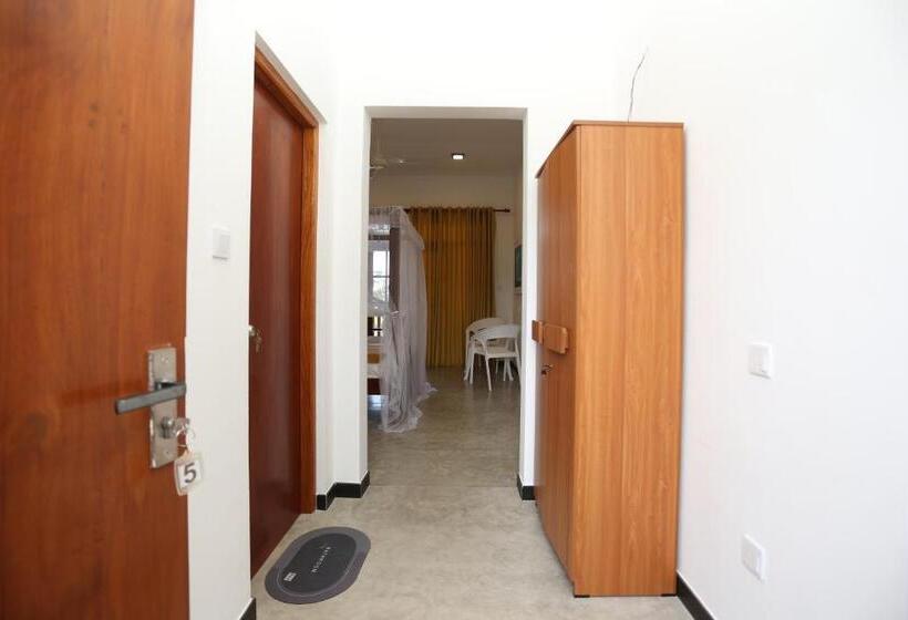 اتاق استاندارد با تخت بزرگ, Sisi S Place