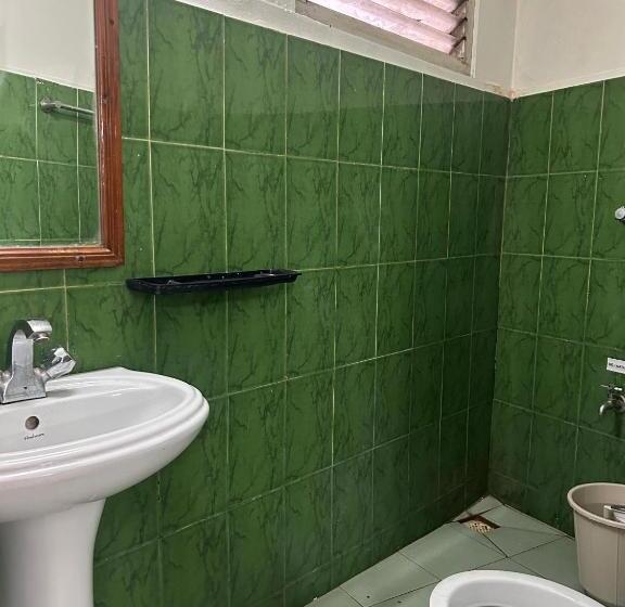 اتاق اکونومی یک تخته, Urban Living