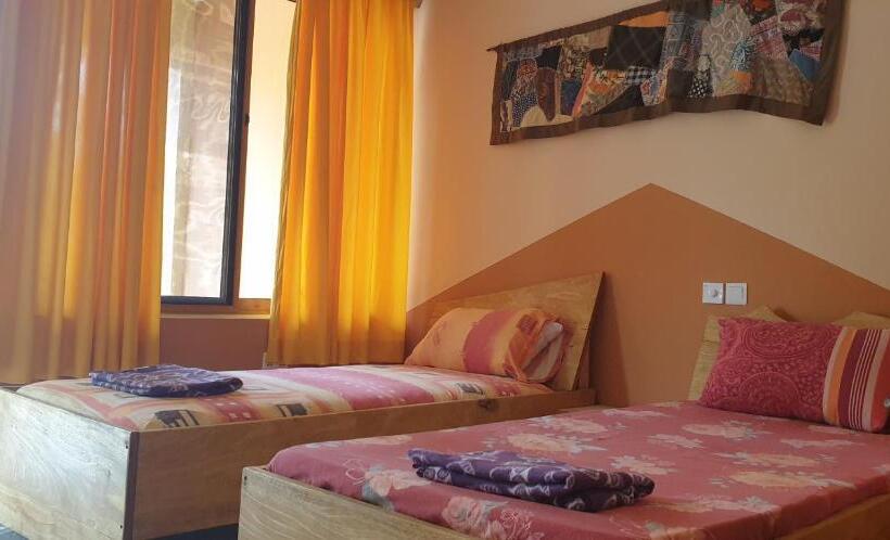 اتاق استاندارد, Uzoma S Lodge