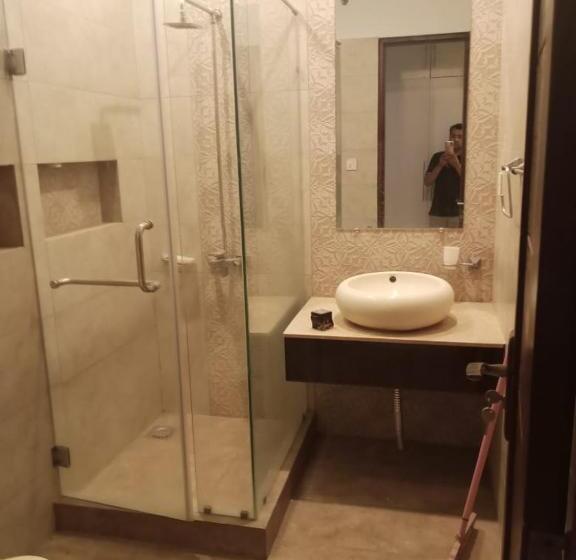 اتاق استاندارد با بالکن, New Stay Inn Family Home Guest House Islamabad