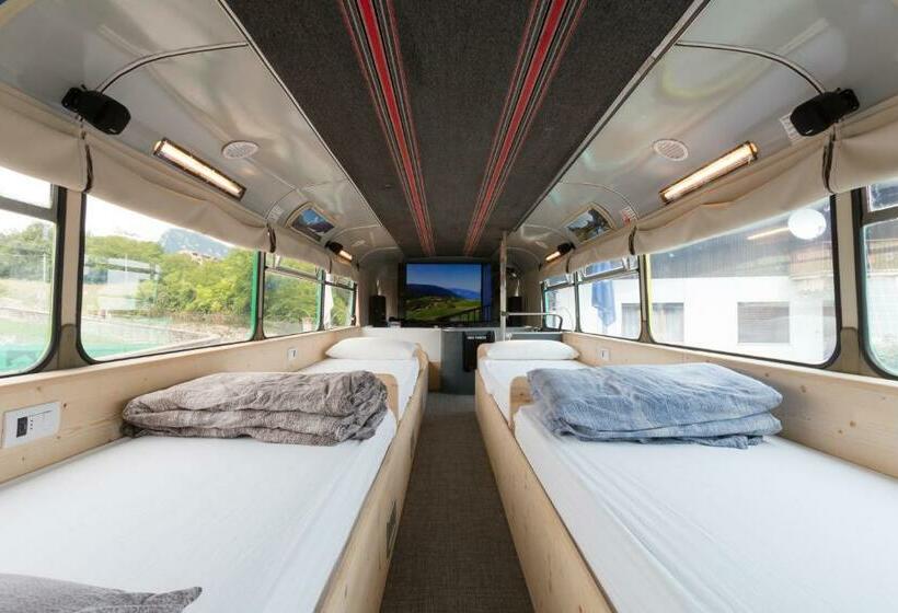تختخواب در اتاق مشترک, Bed In Bus
