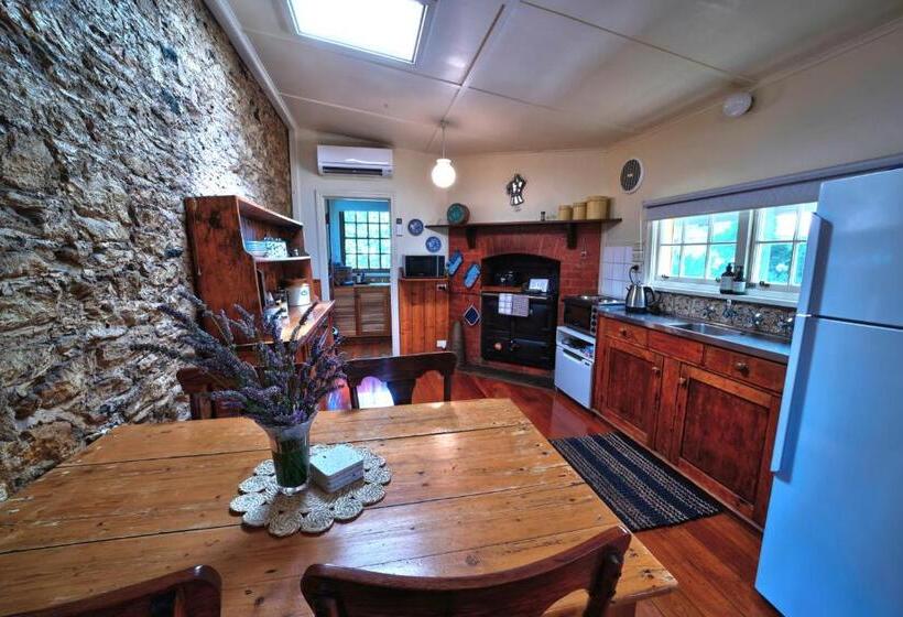 خانه 2 خوابه, Cherry Plum Cottages