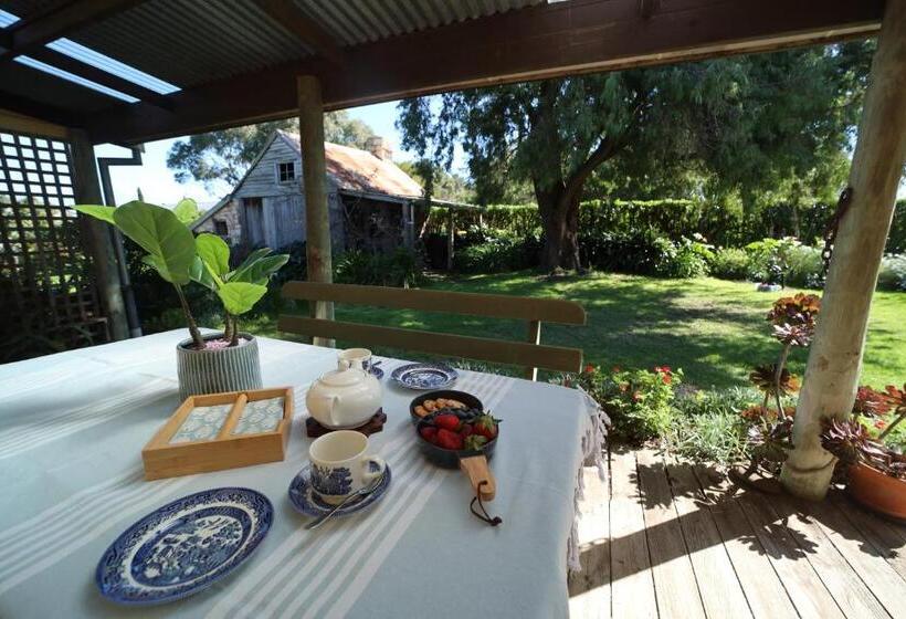 خانه 2 خوابه, Cherry Plum Cottages