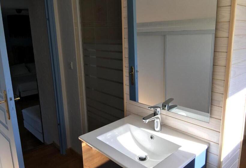 اتاق استاندارد چهار تخته, Les Chambres De La Métairie Du Dick