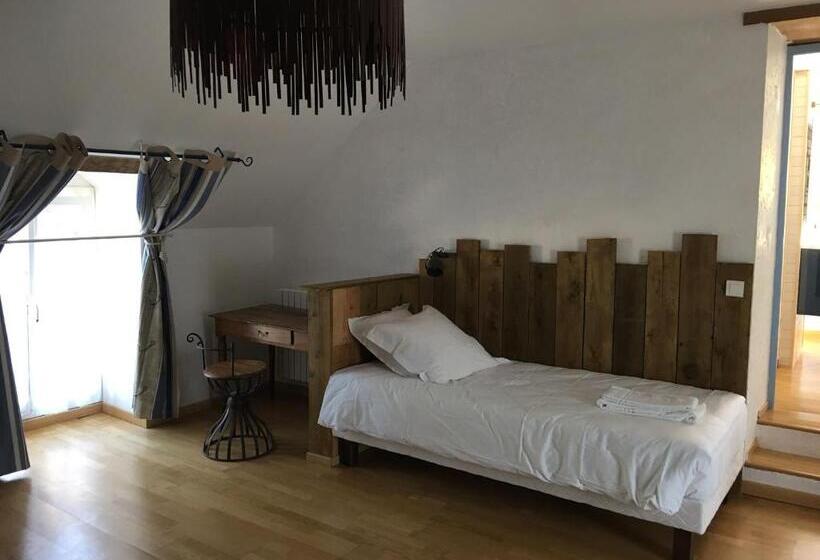 اتاق استاندارد چهار تخته, Les Chambres De La Métairie Du Dick