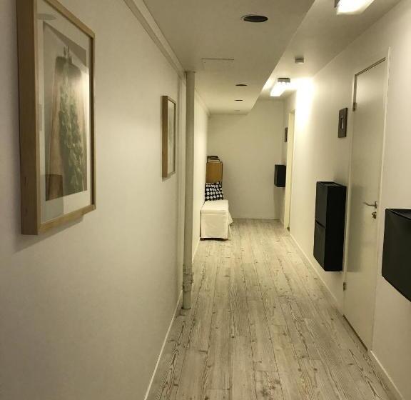 اتاق استاندارد با سرویس بهداشتی مشترک, Fjord Hostel Rooms