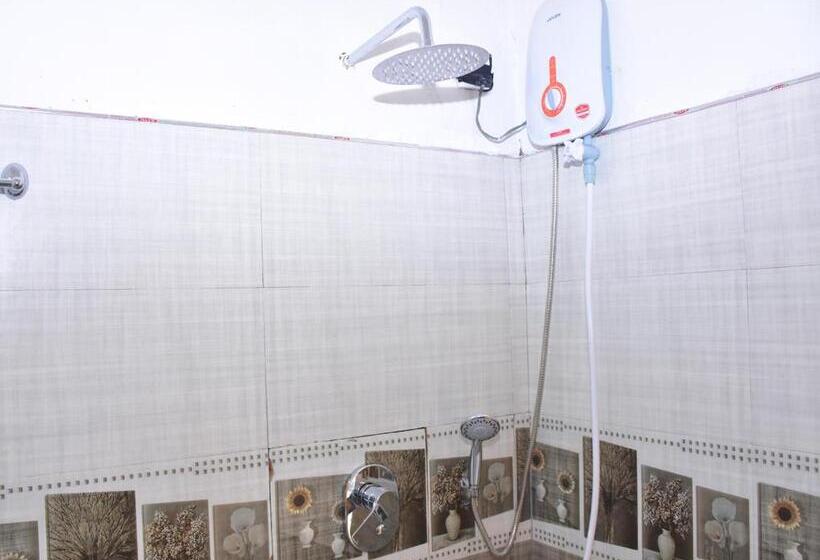 اتاق لوکس خانوادگی, Ornateview