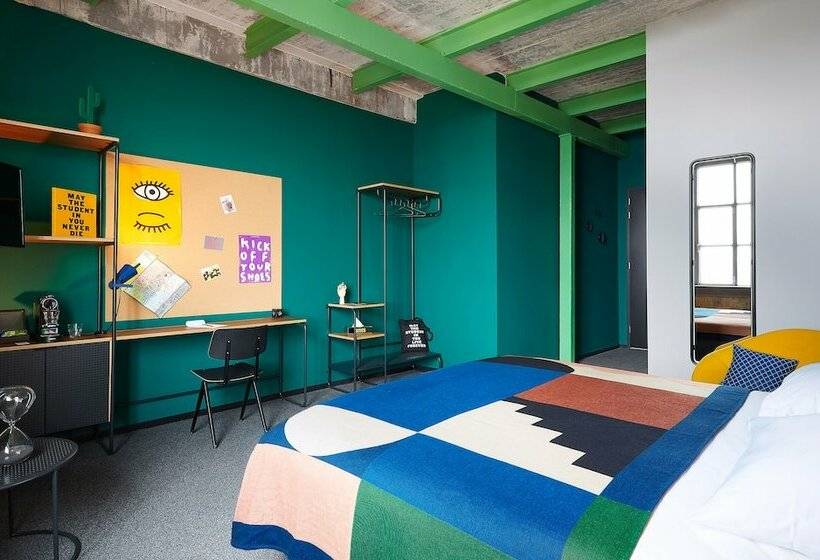 اتاق لوکس, The Social Hub Maastricht