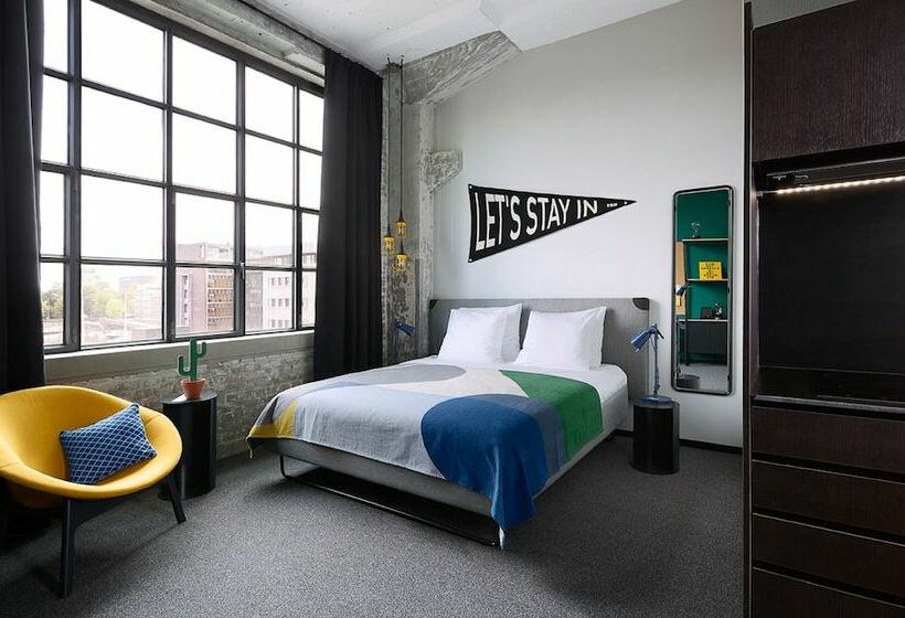 اتاق لوکس, The Social Hub Maastricht