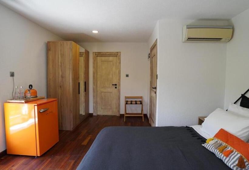 اتاق استاندارد با چشم‌انداز باغ, Muyo House