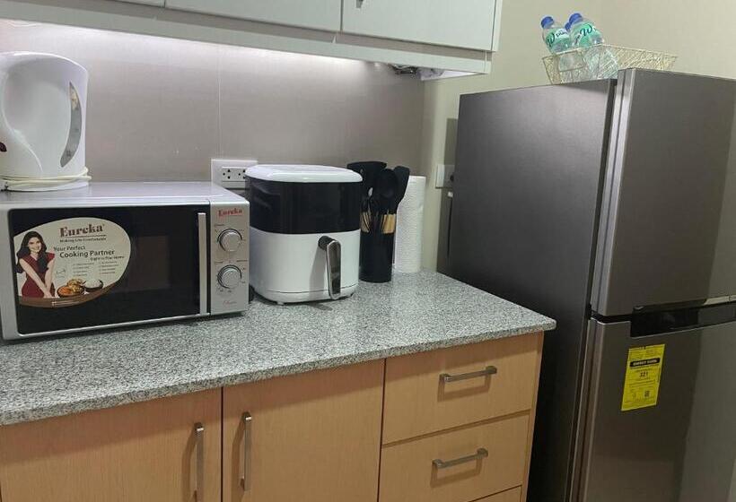 آپارتمان لوکس 2 خوابه, Executive Luxury 2br Condo Unit In Mckinley Hill Bgc Taguig