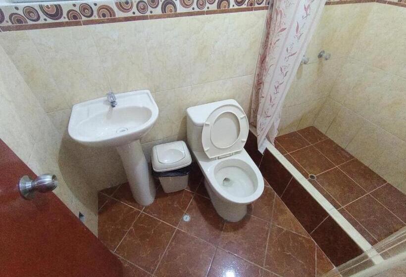 اتاق اکونومی, Dgloria Churin