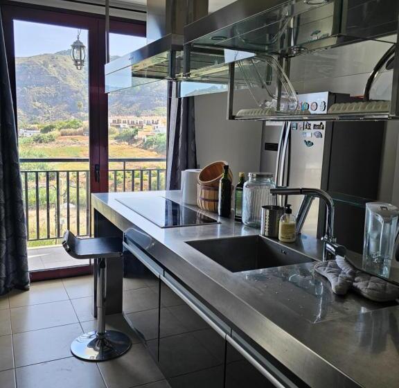 اتاق استاندارد با چشم‌انداز کوهستان, Villa Anahera Rooms