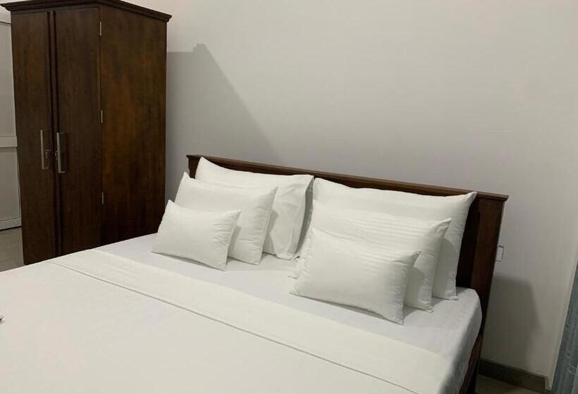 اتاق لوکس سه تخته, Chern Matara Guest House