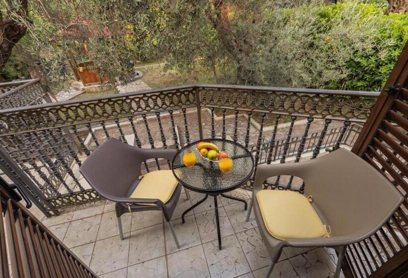 سوییت خانوادگی, Villa Botanicus