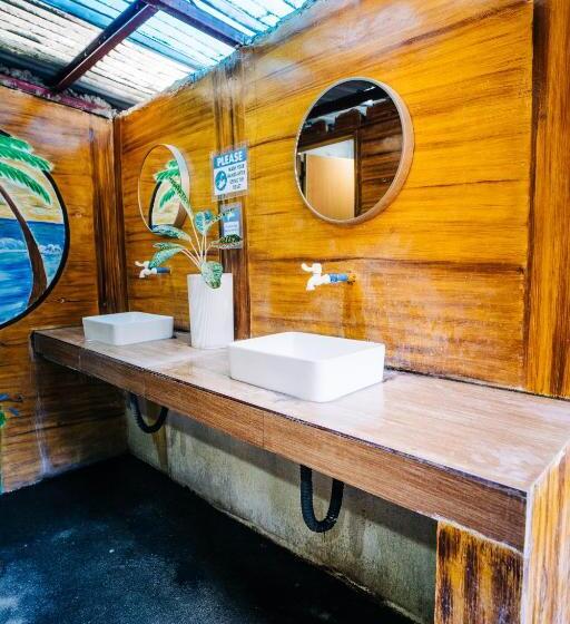 اتاق استاندارد با سرویس بهداشتی مشترک, Haven Campsite