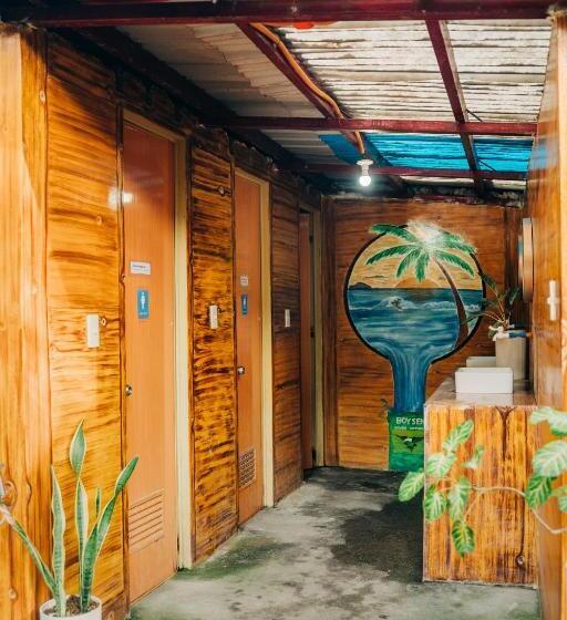 اتاق استاندارد با سرویس بهداشتی مشترک, Haven Campsite