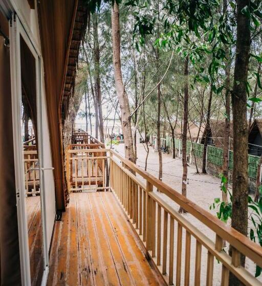 اتاق استاندارد چهار تخته با چشم‌انداز دریا, Haven Campsite