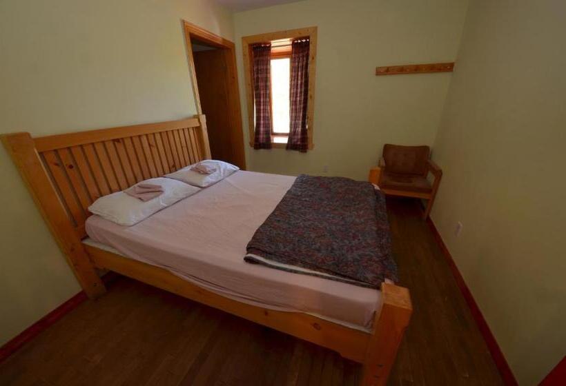 اتاق استاندارد, Auberge Jeunesse De Tadoussac