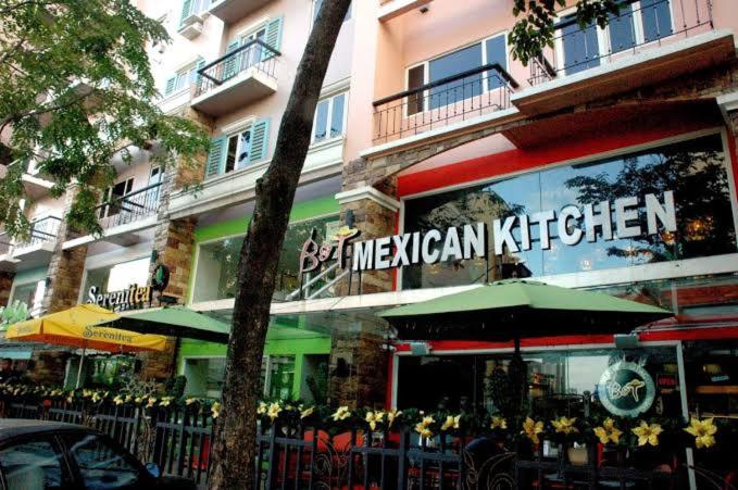 استودیو خانوادگی, Mcki Stay In Mckinley Hills