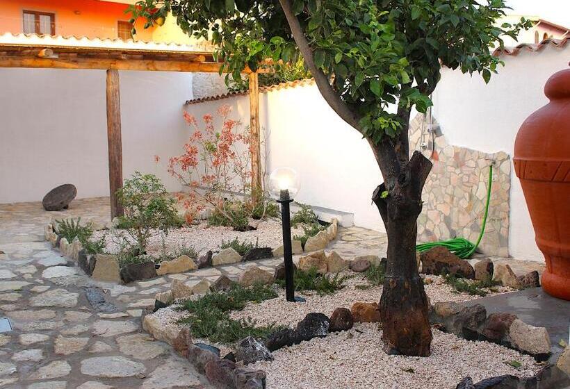 اتاق لوکس با تخت بزرگ, I Limoni Guesthouse Sissy
