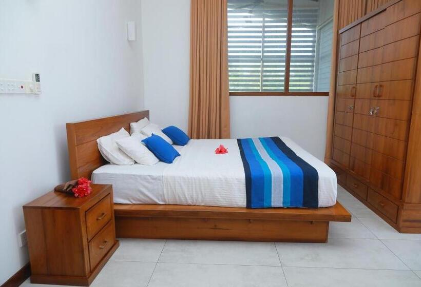 اتاق لوکس با تخت بزرگ, Villa Seascape