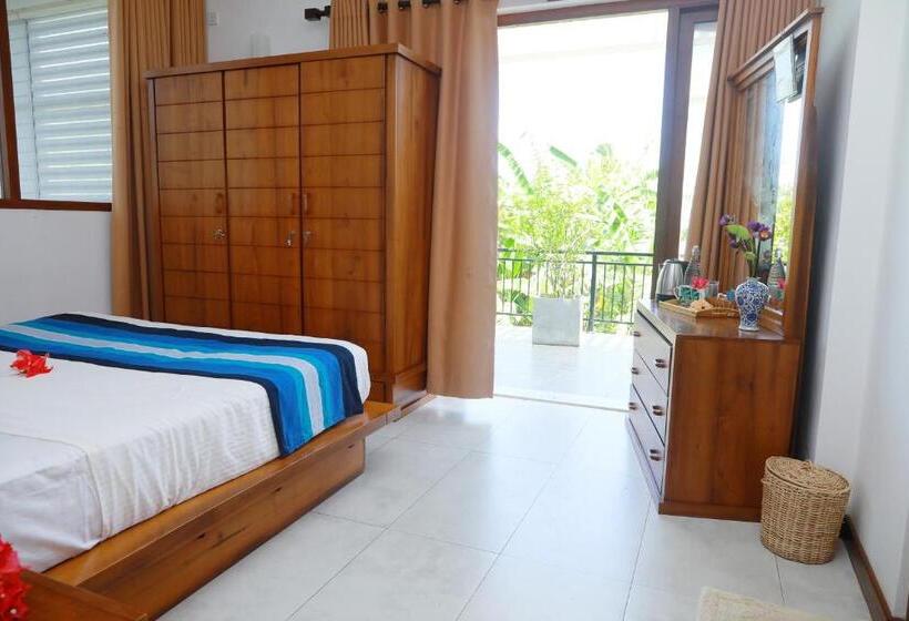 اتاق لوکس با تخت بزرگ, Villa Seascape