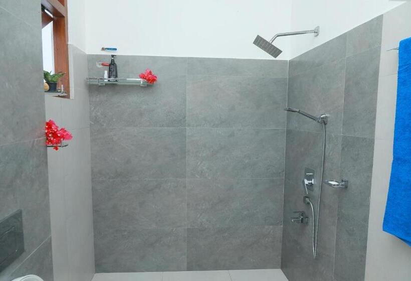 اتاق لوکس با تخت بزرگ, Villa Seascape