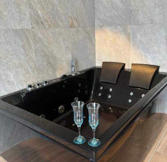 اتاق استاندارد با وان آب گرم, Dojo Idro Rooms