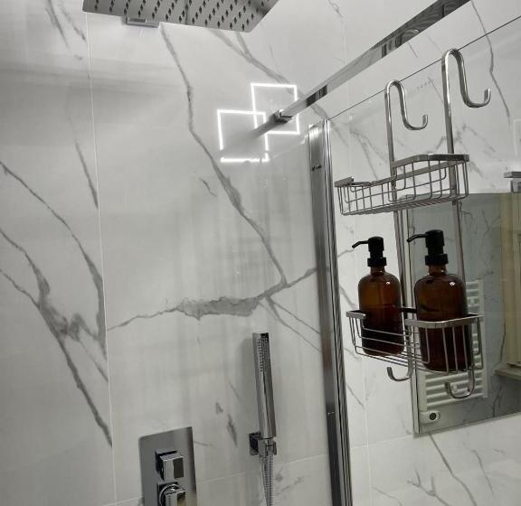 اتاق استاندارد چهار تخته, Therma Luxury House