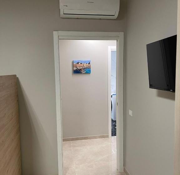 استودیو خانوادگی, Therma Luxury House