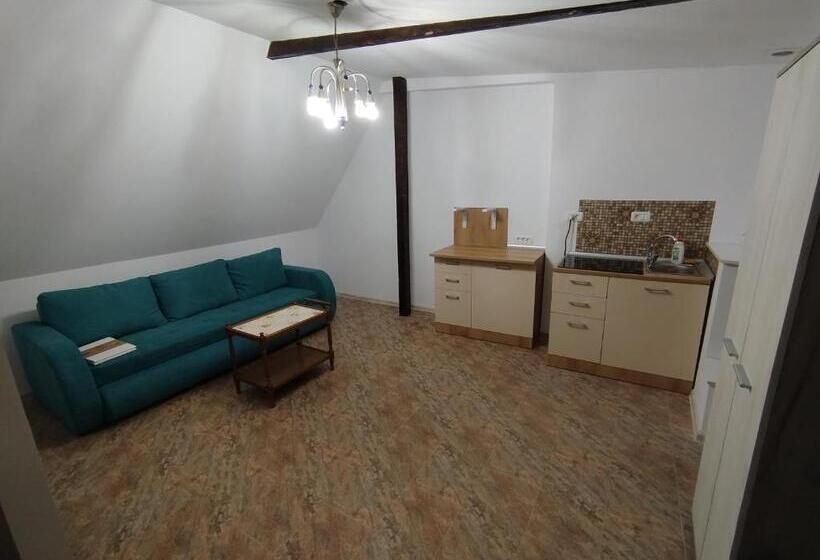 سوییت خانوادگی, Căsuța Din Brașov