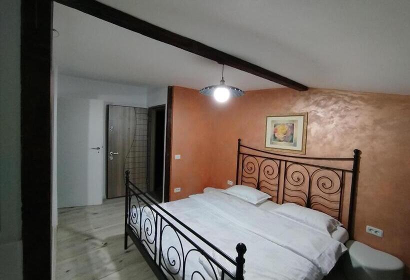 سوییت خانوادگی, Căsuța Din Brașov