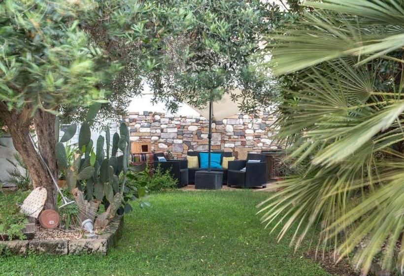 استودیو خانوادگی, Il Borgo   Guest House