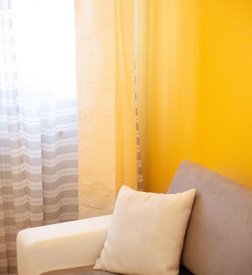 استودیو خانوادگی, Il Borgo   Guest House